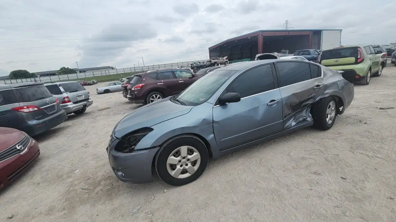 Photo of 2011 Nissan Altima