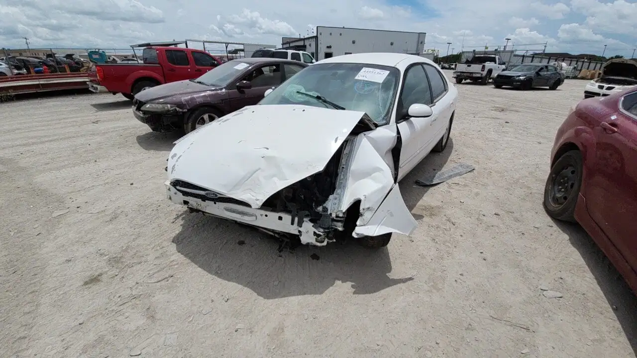 Photo of 2003 Ford Taurus