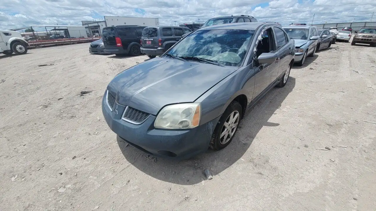 Photo of 2004 Mitsubishi Galant