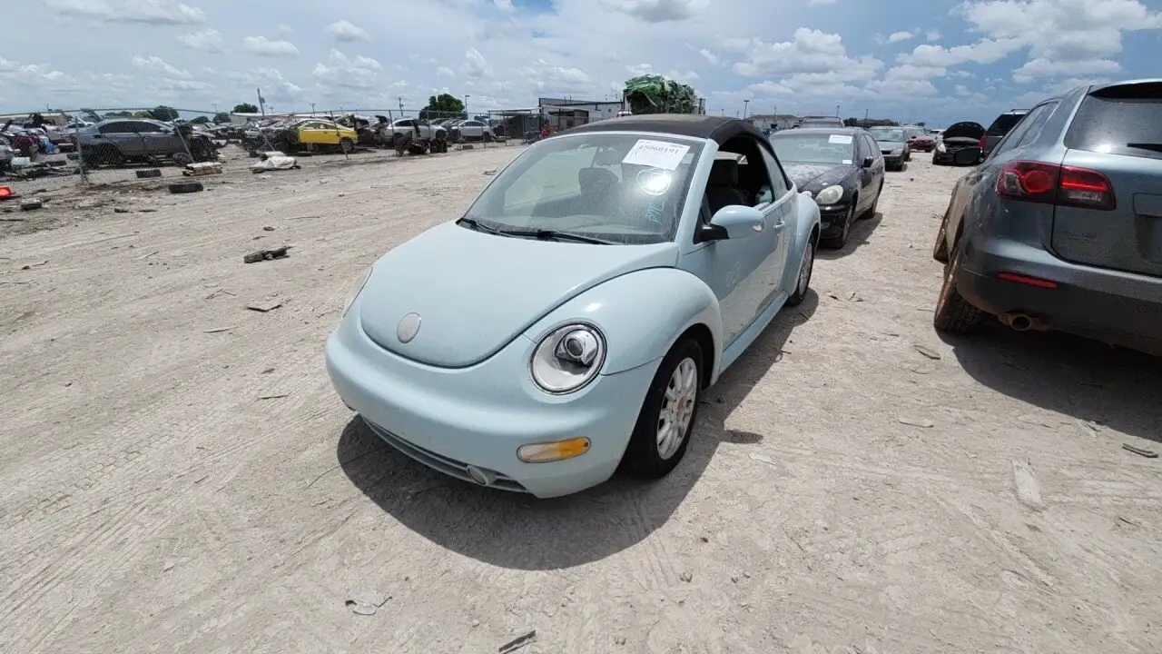 Photo of 2005 Volkswagen Beetle