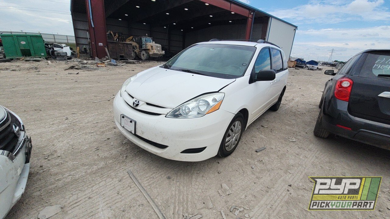 Photo of 2008 Toyota Sienna