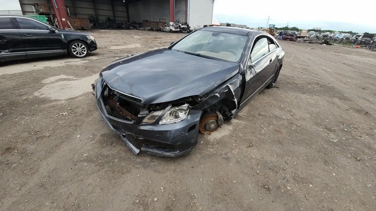 Photo of 2010 Mercedes-Benz E350