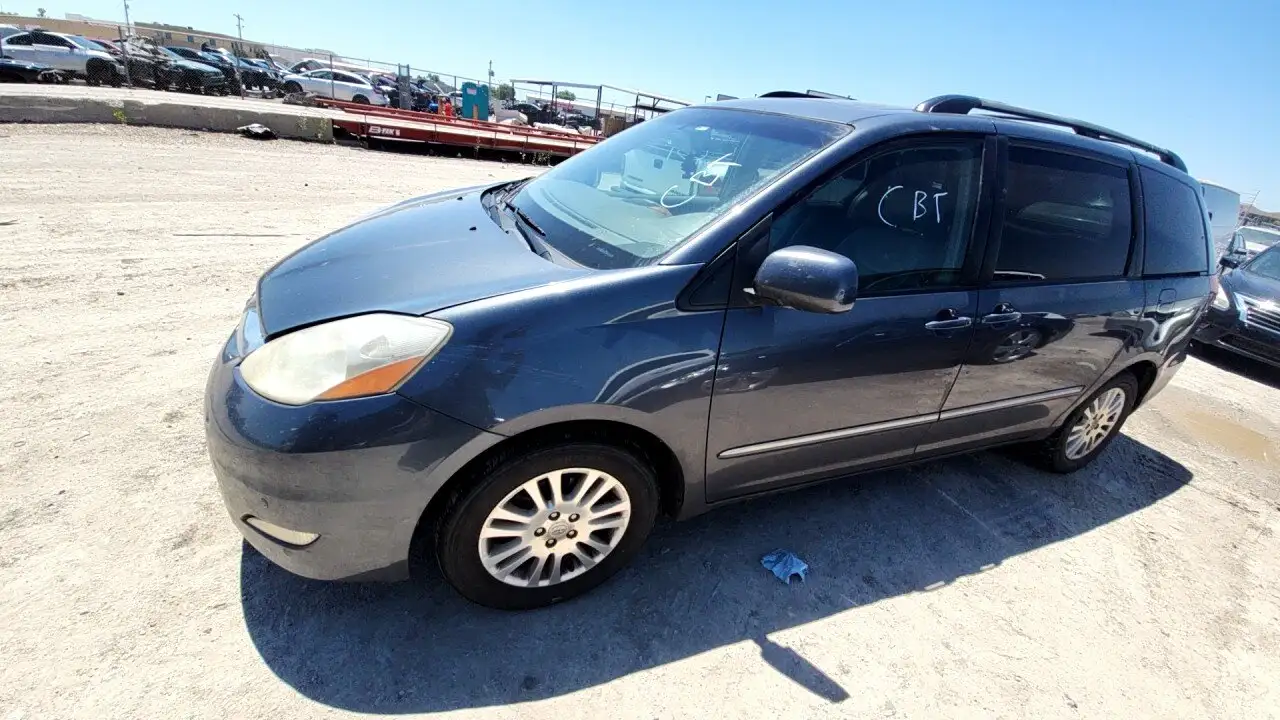 Photo of 2007 Toyota Sienna