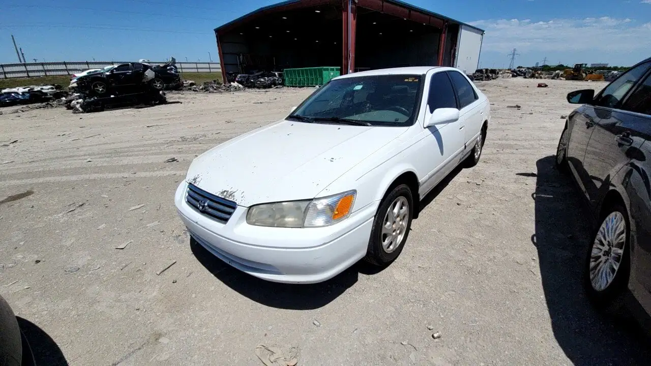 Photo of 2000 Toyota Camry