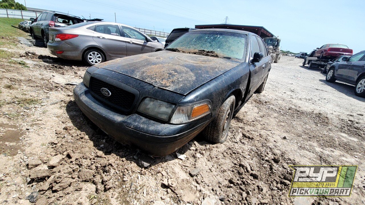 Photo of 2003 Ford Crown Victoria