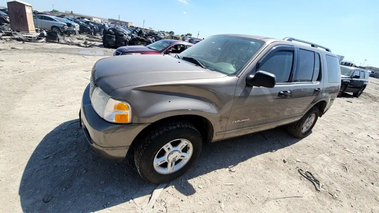 Photo of 2004 Ford Explorer