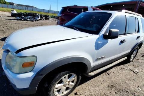 Photo of 2006 Ford Explorer