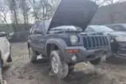 Photo of 2004 Jeep Liberty