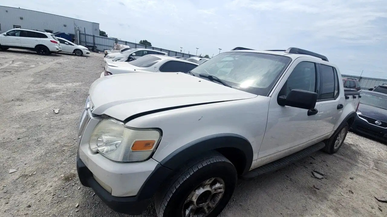 Photo of 2010 Ford Explorer Sport Trac