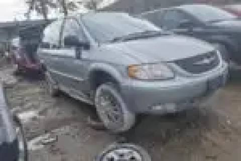 Photo of 2003 Chrysler Town & Country