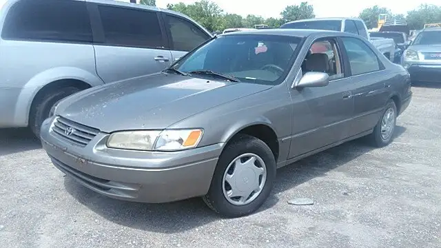 Photo of 1999 Toyota Camry