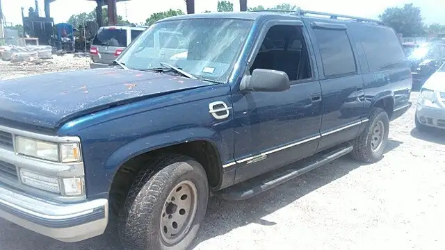 Photo of 1999 Chevrolet C1500 Suburban
