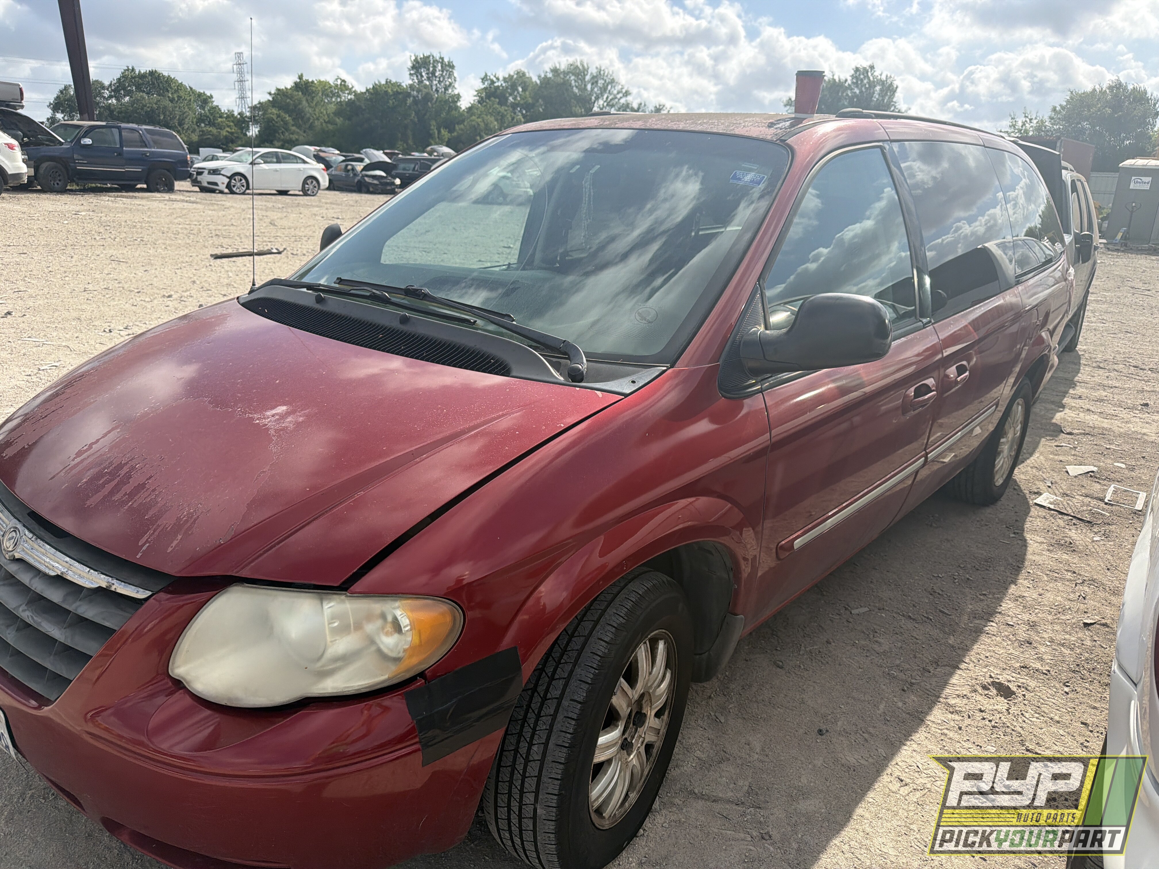 Photo of 2005 Chrysler Town & Country