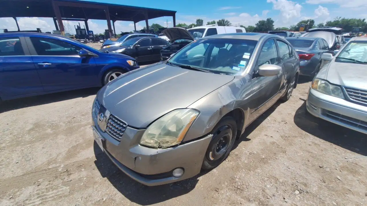 Photo of 2004 Nissan Maxima