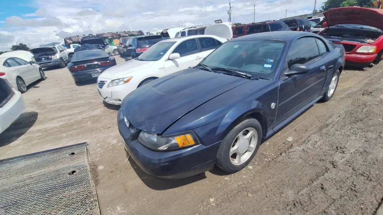 Photo of 2004 Ford Mustang