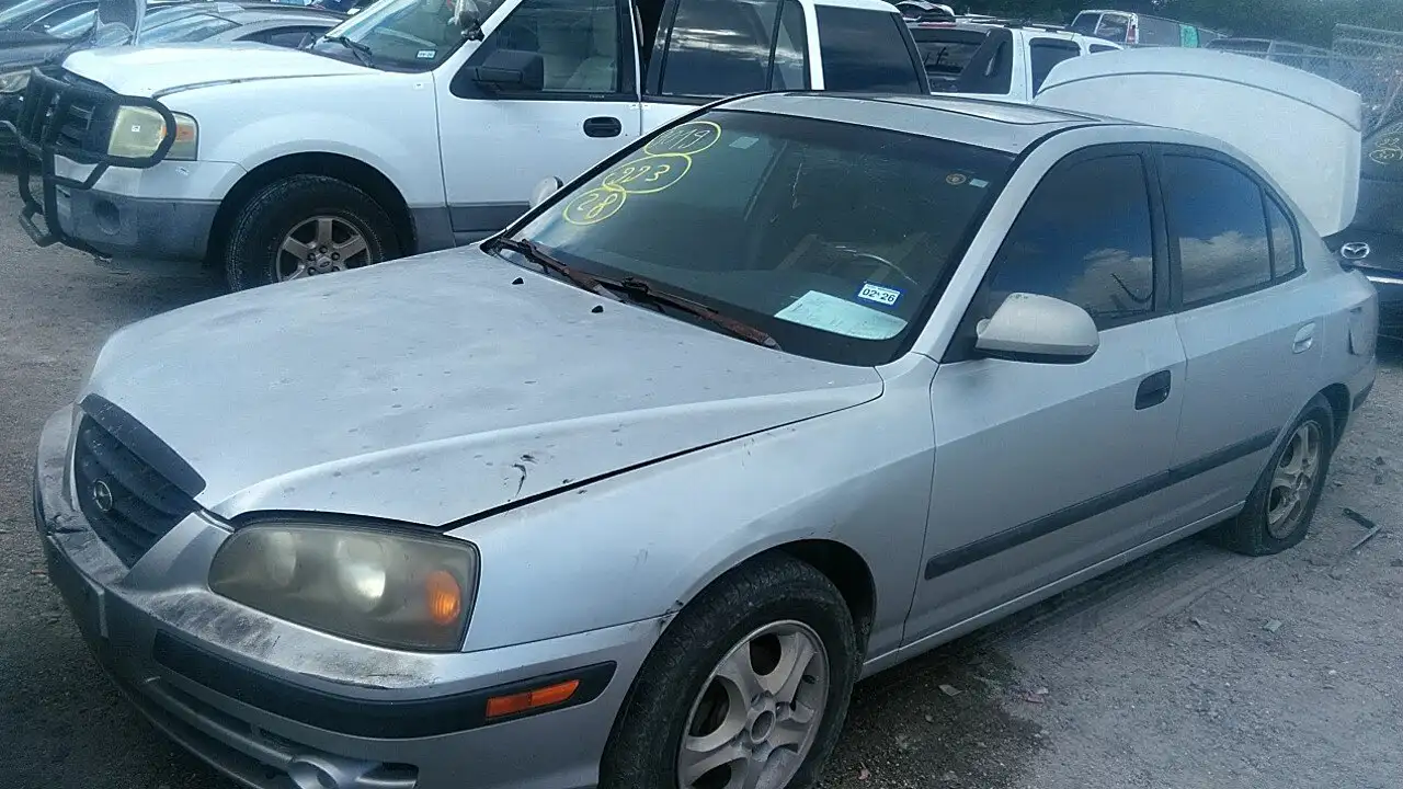 Photo of 2005 Hyundai Elantra