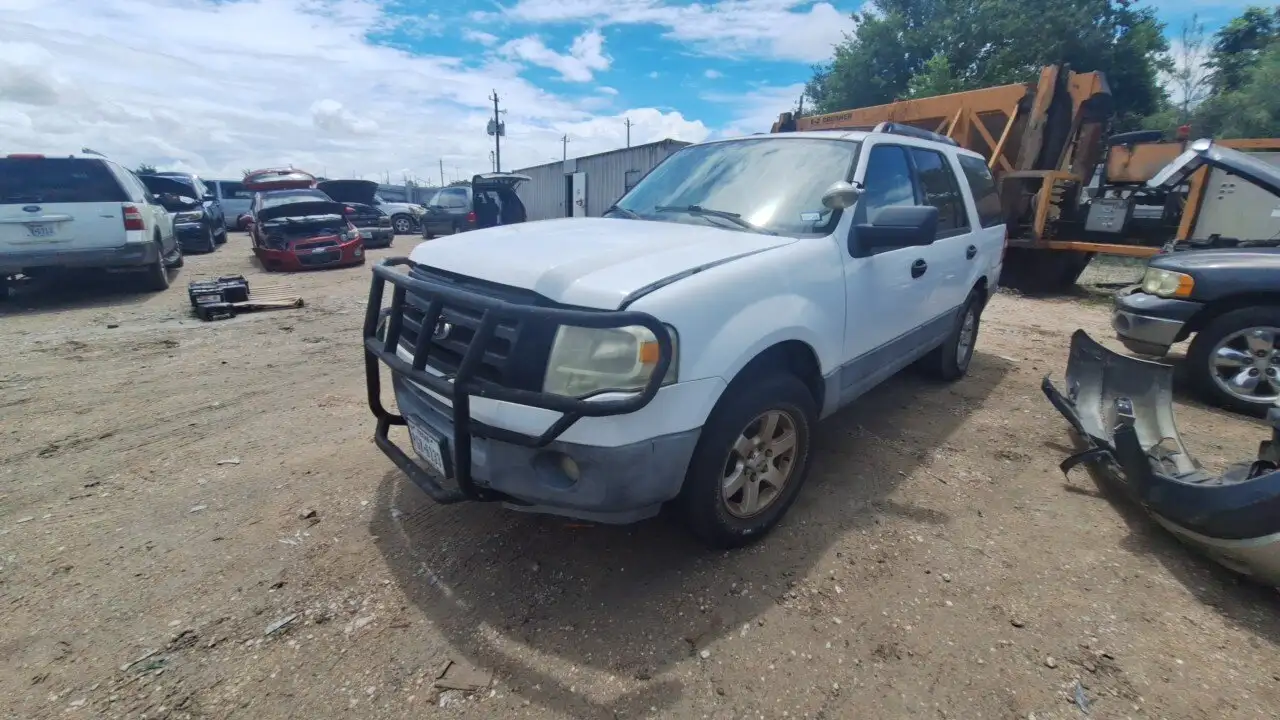 Photo of 2010 Ford Expedition