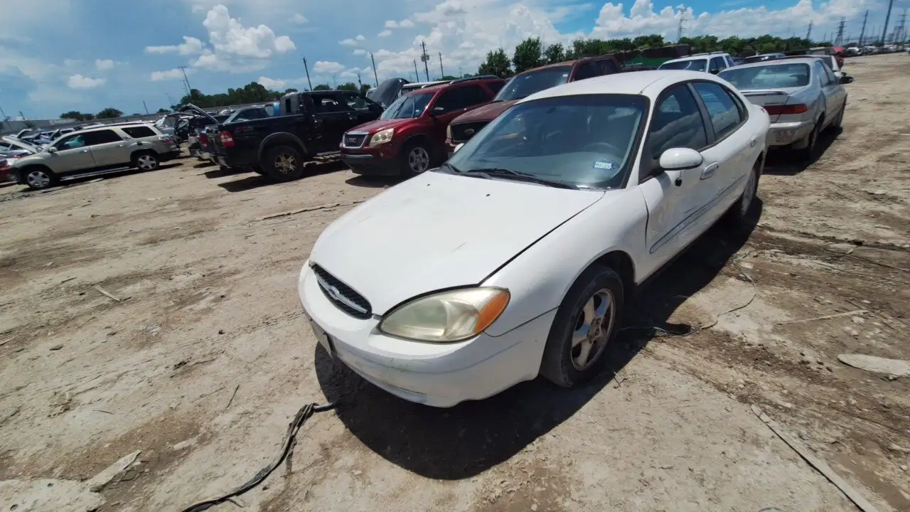 Photo of 2002 Ford Taurus
