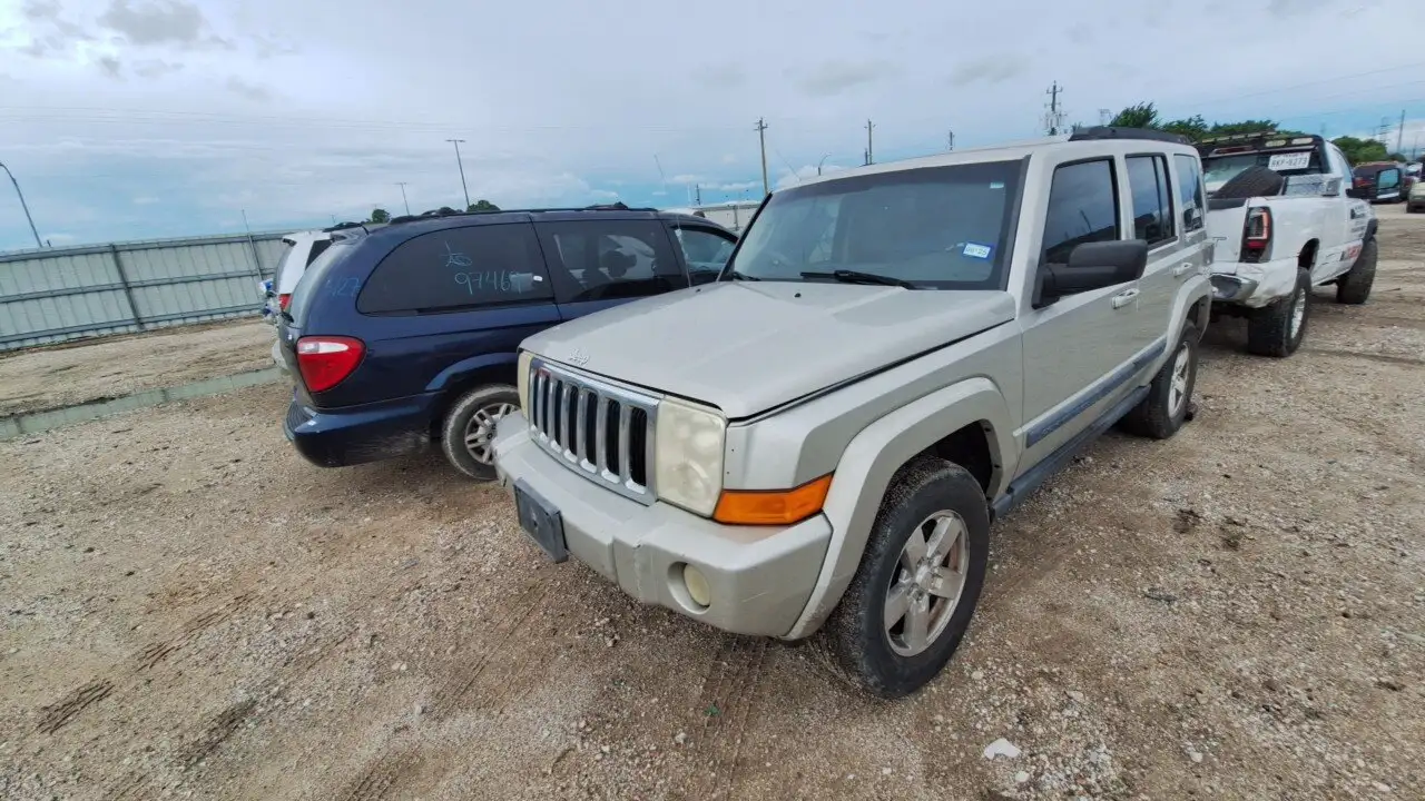 Photo of 2008 Jeep Commander