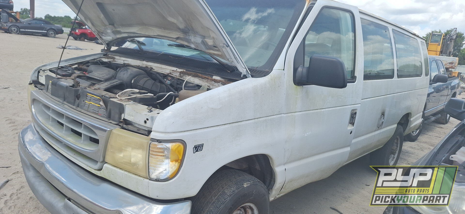 Photo of 1998 Ford E-350 Econoline Club Wagon