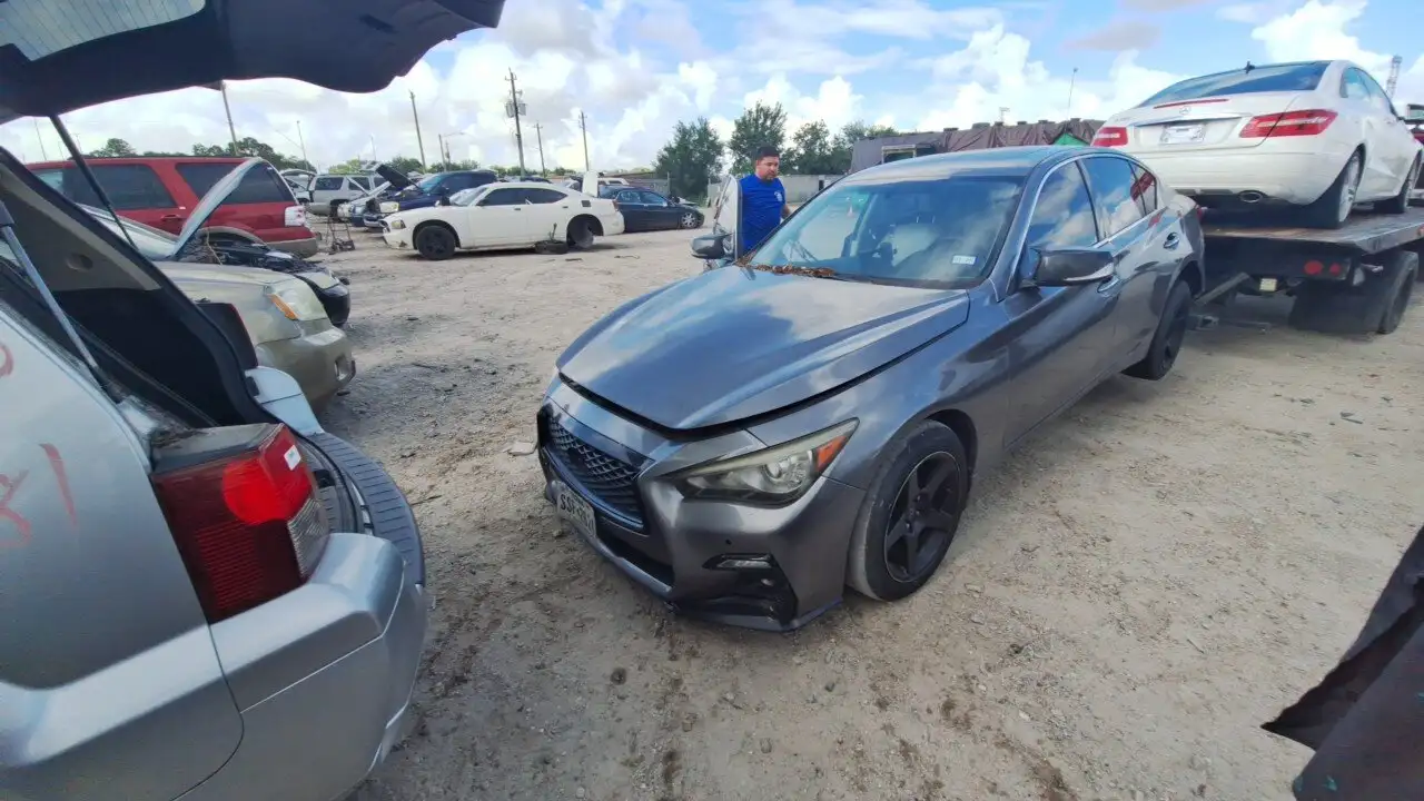 Photo of 2014 Infiniti Q50