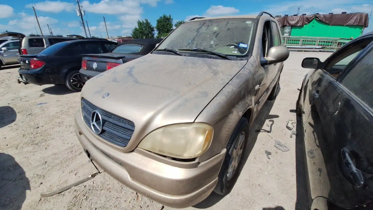 Photo of 2001 Mercedes-Benz Ml430