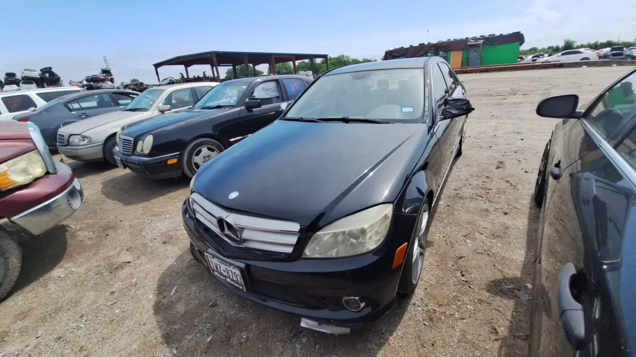 Photo of 2009 Mercedes-Benz C300