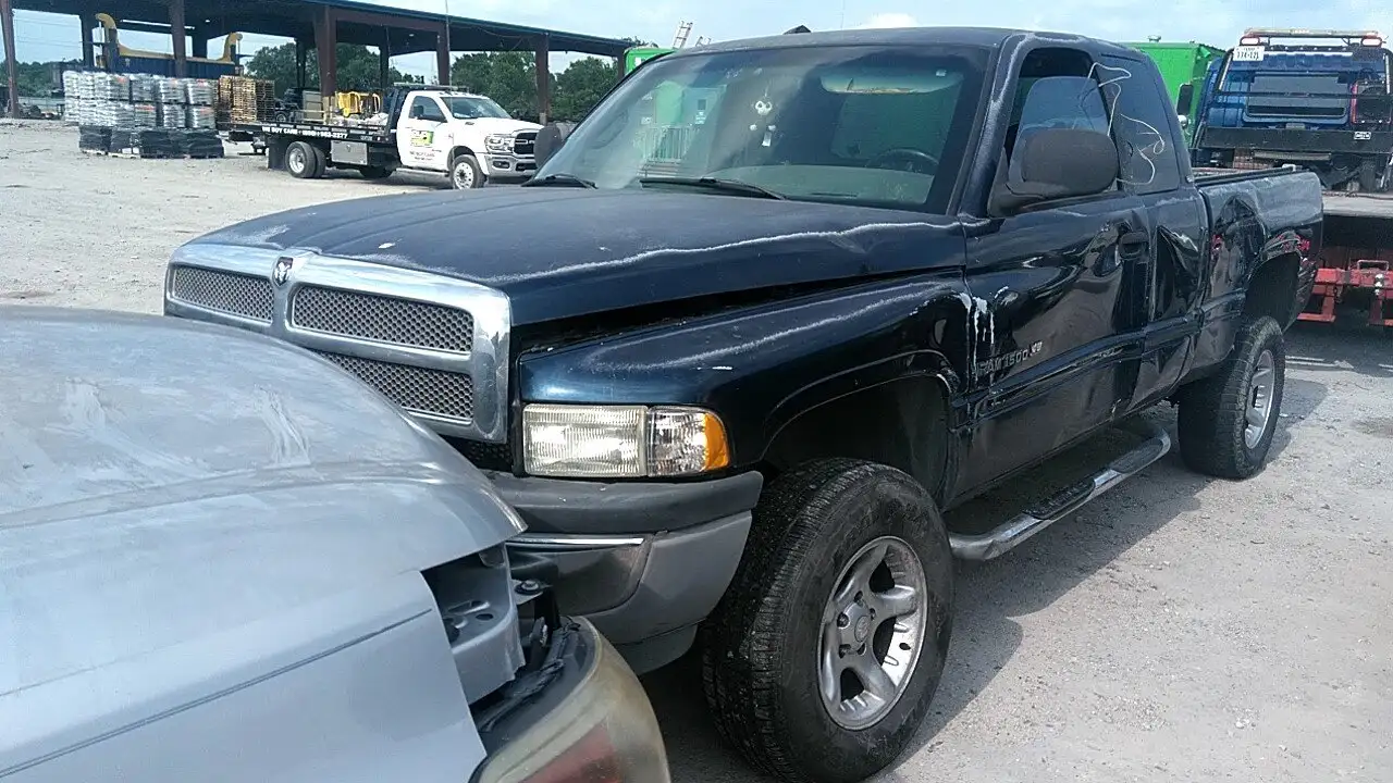 Photo of 2000 Dodge Ram 1500