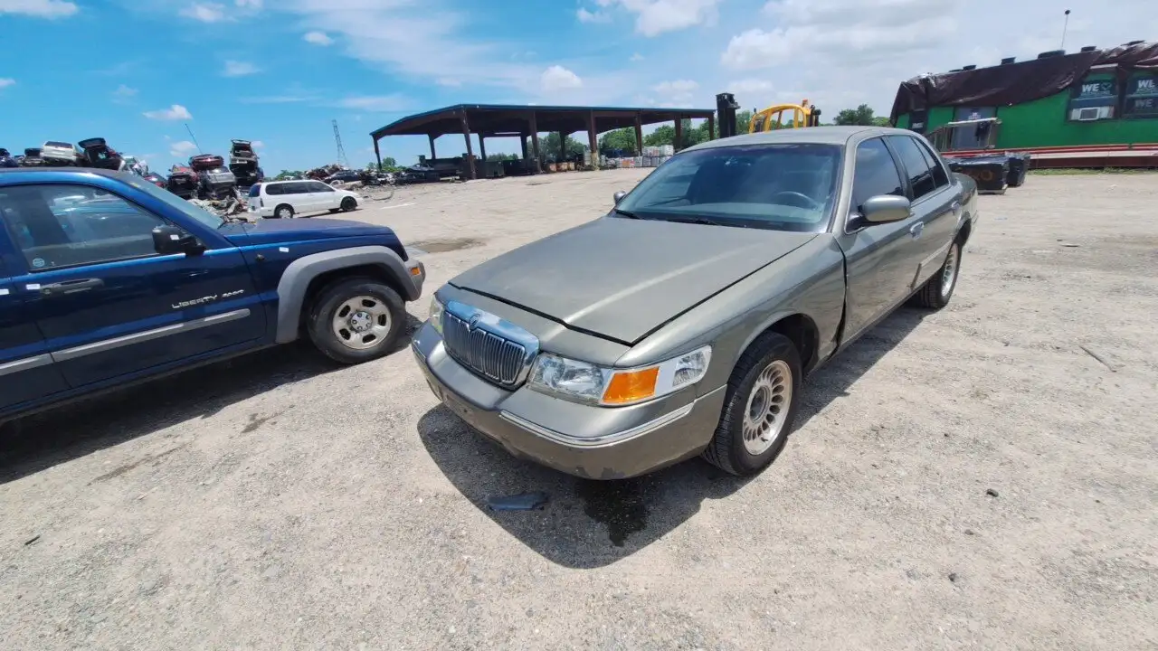 Photo of 2002 Mercury Grand Marquis