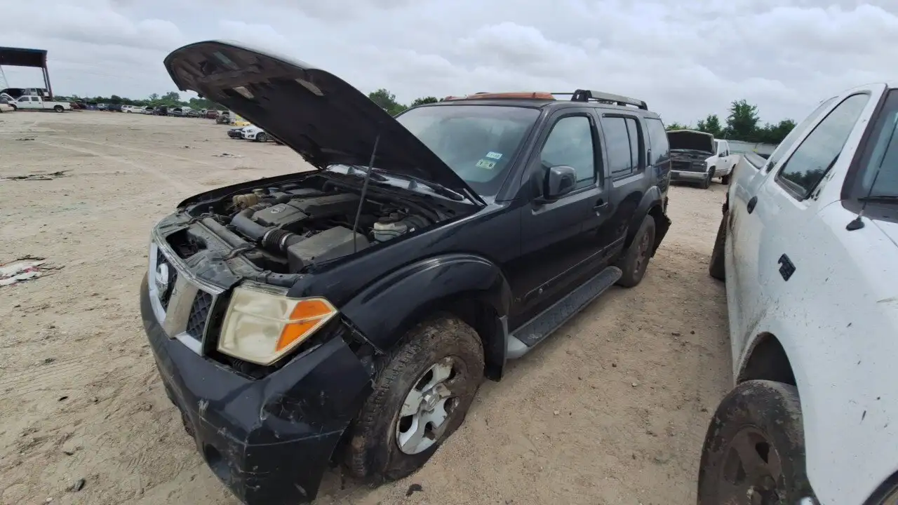 Photo of 2005 Nissan Pathfinder