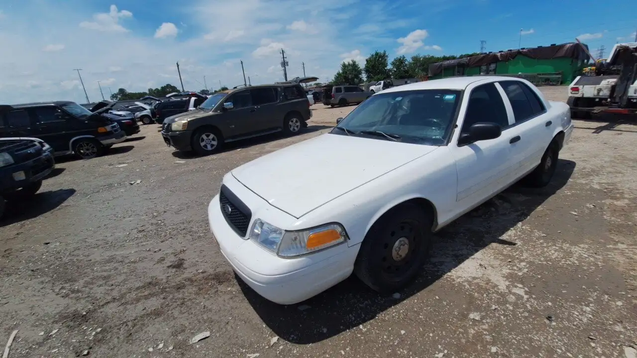 Photo of 2010 Ford Crown Victoria