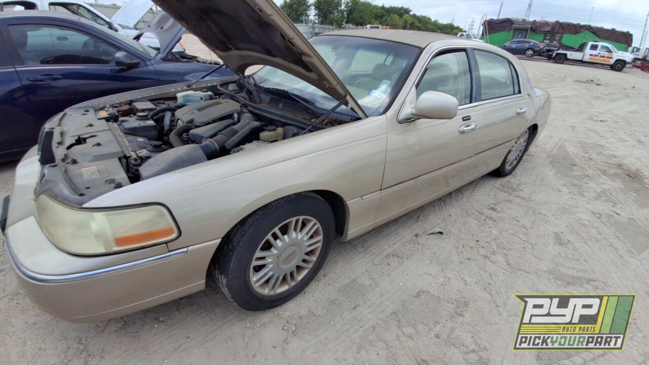 Photo of 2008 Lincoln Town Car