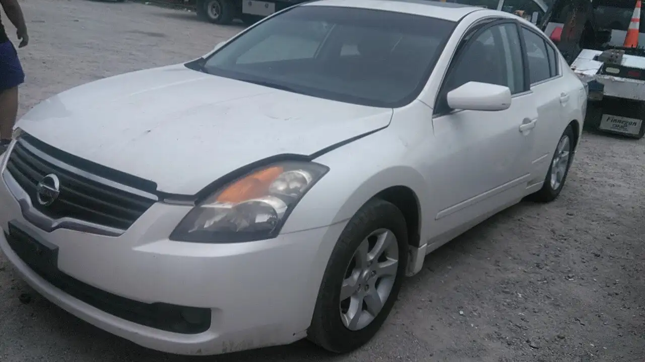 Photo of 2009 Nissan Altima