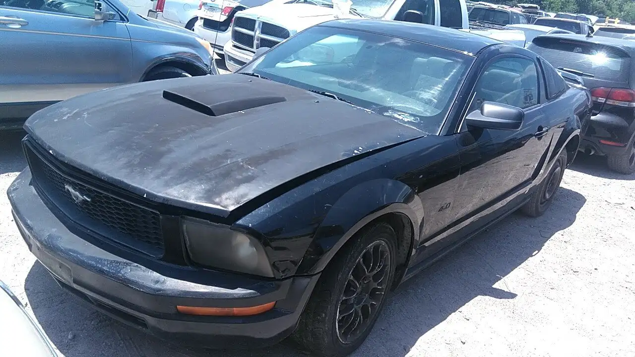 Photo of 2006 Ford Mustang
