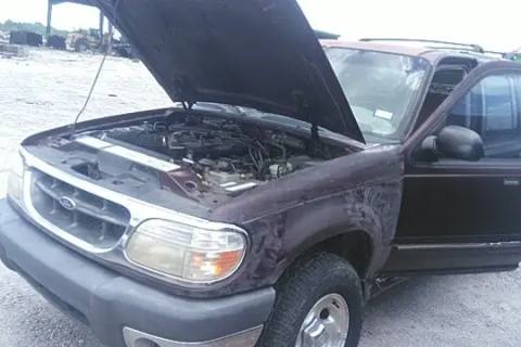 Photo of 1999 Ford Explorer