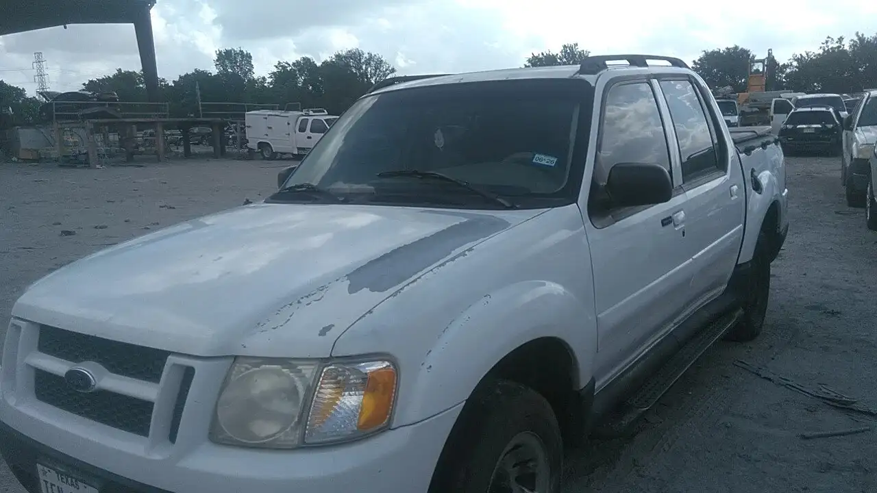 Photo of 2004 Ford Explorer Sport Trac