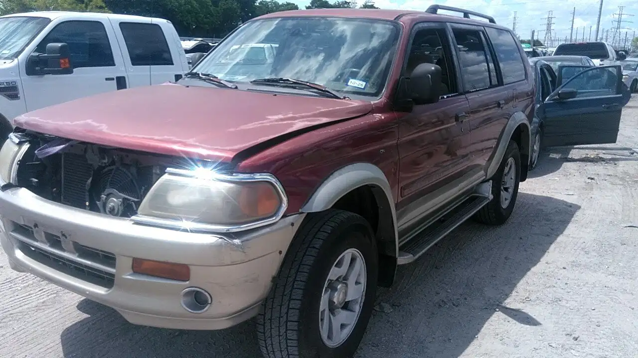 Photo of 2001 Mitsubishi Montero Sport