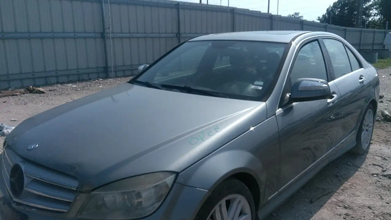 Photo of 2009 Mercedes-Benz C300