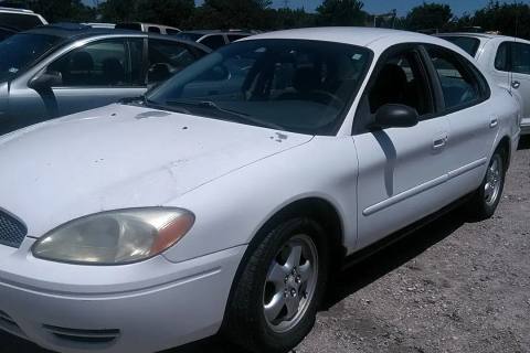 Photo of 2004 Ford Taurus