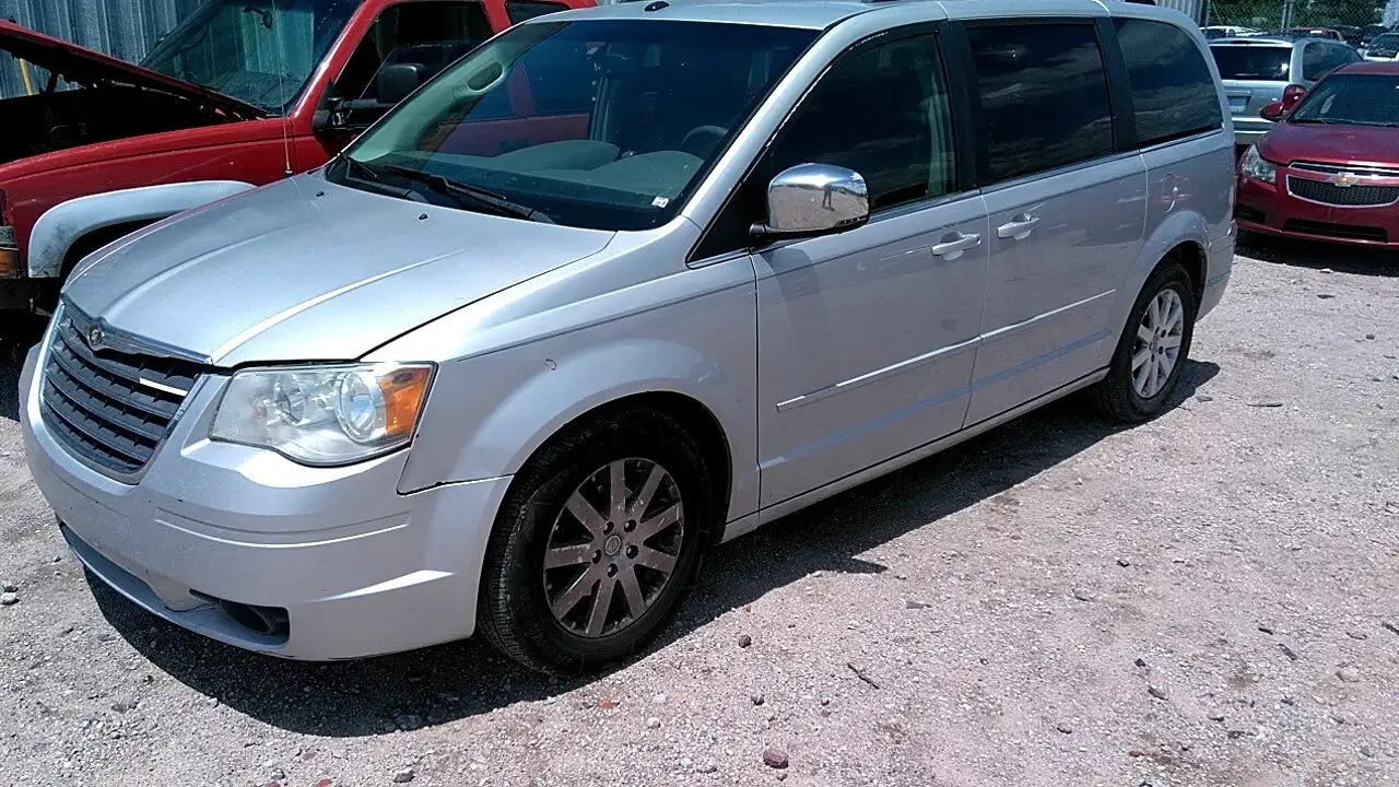 Photo of 2008 Chrysler Town & Country