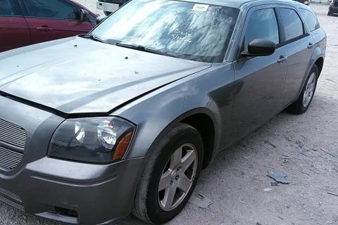 Photo of 2005 Dodge Magnum