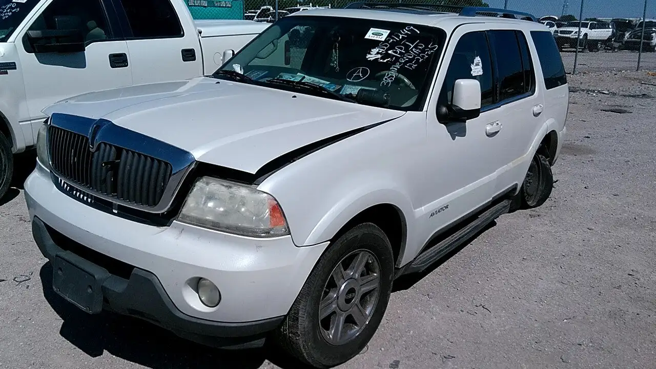 Photo of 2004 Lincoln Aviator