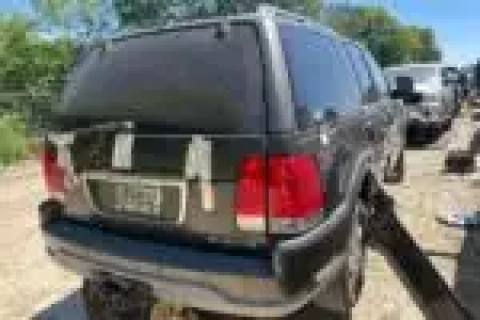Photo of 2005 Lincoln Aviator