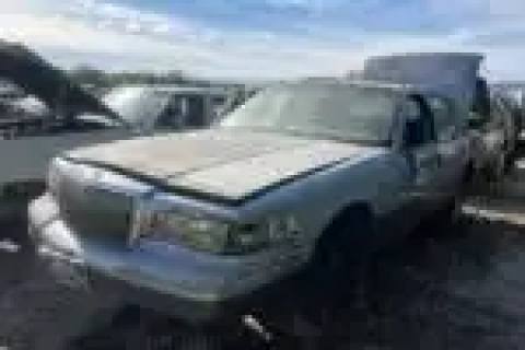 Photo of 1997 Lincoln Town Car