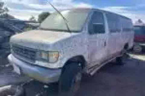 Photo of 2005 Ford Econoline Wagon