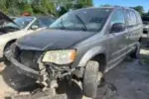 Photo of 2010 Chrysler Town & Country