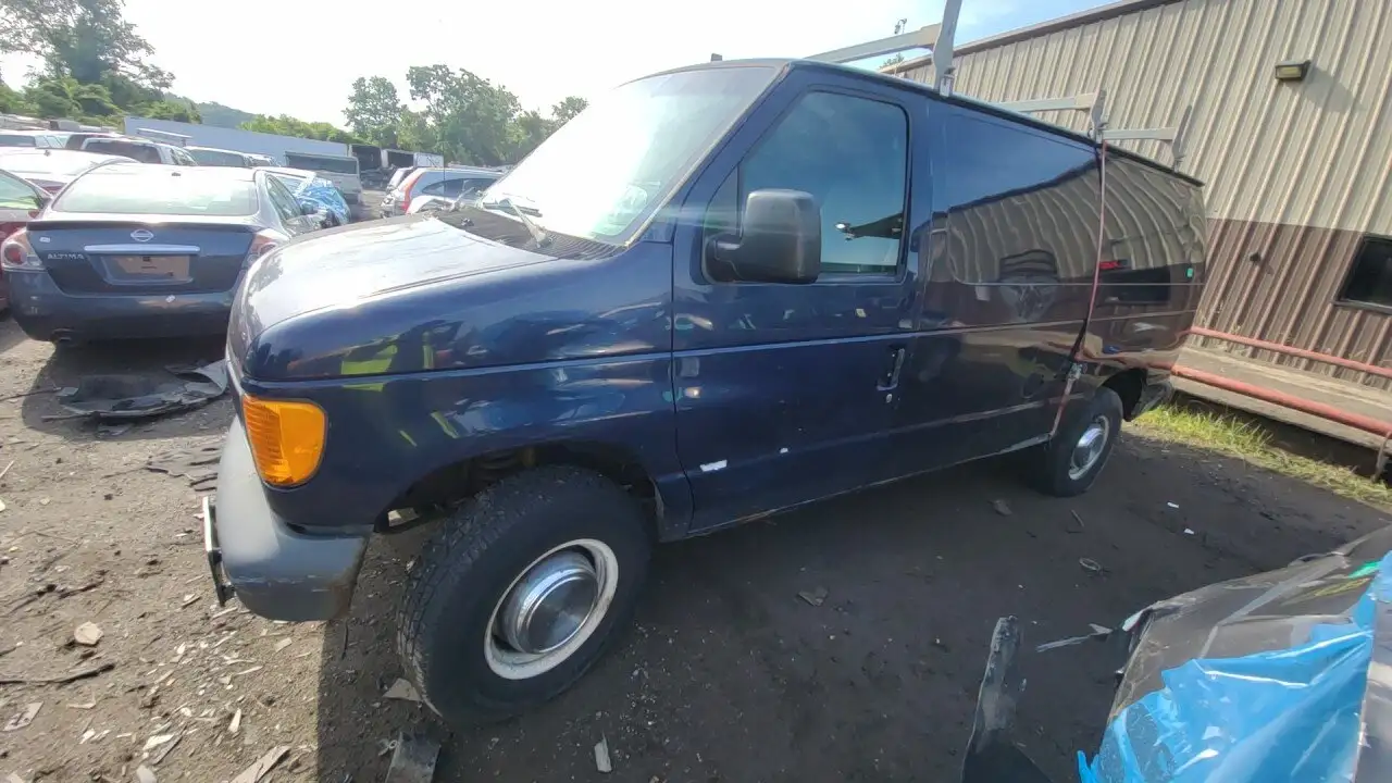 Photo of 2006 Ford E-250