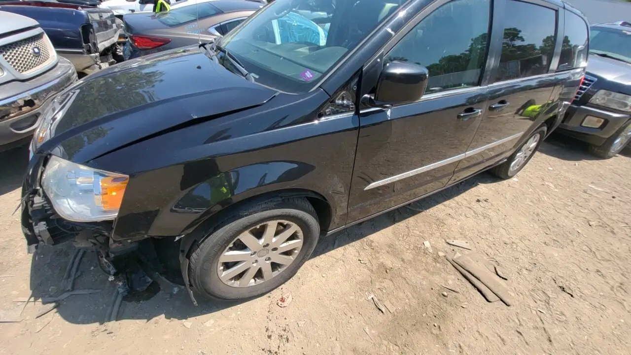 Photo of 2016 Chrysler Town & Country