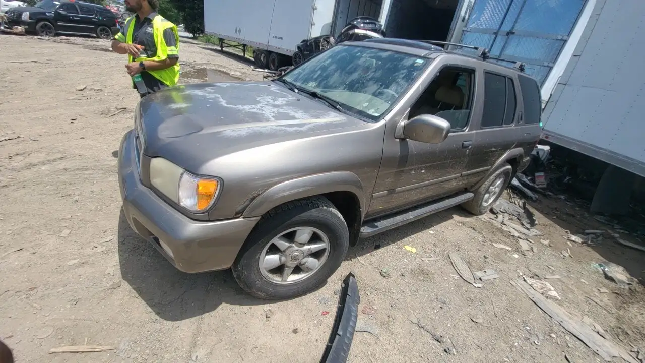 Photo of 2001 Nissan Pathfinder