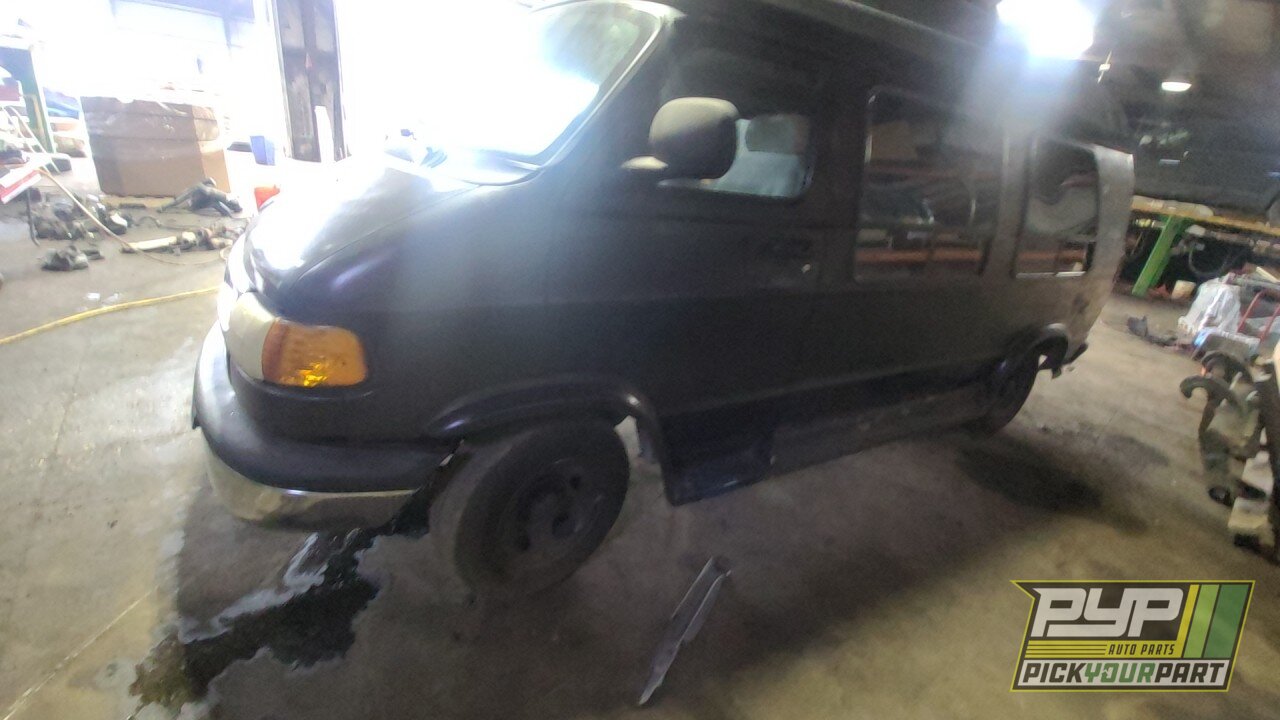 Photo of 2002 Dodge Ram 1500 Van